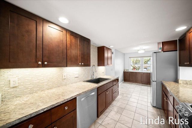 2440 E Collier Avenue SE, Grand Rapids, MI 49546