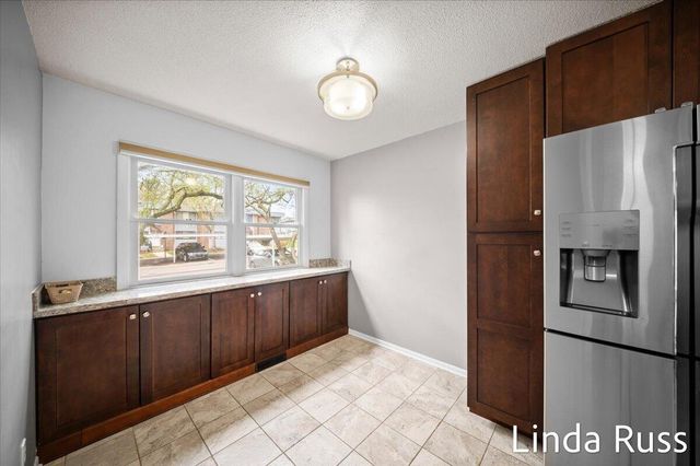 2440 E Collier Avenue SE, Grand Rapids, MI 49546