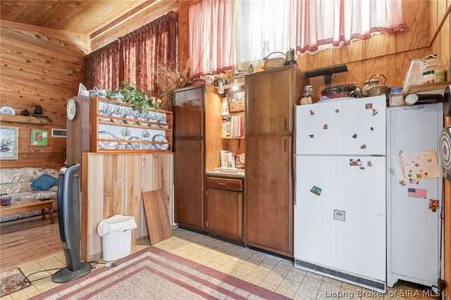 5721 W Oak Hill Road, Scottsburg, IN 47170