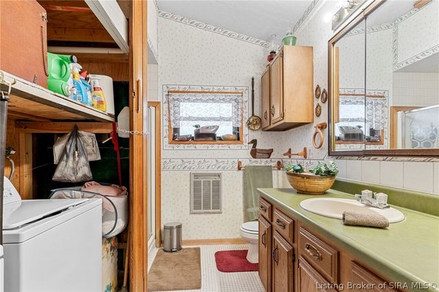 5721 W Oak Hill Road, Scottsburg, IN 47170