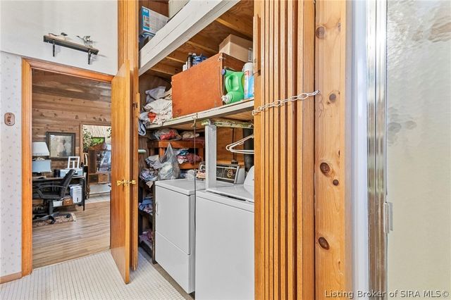 5721 W Oak Hill Road, Scottsburg, IN 47170