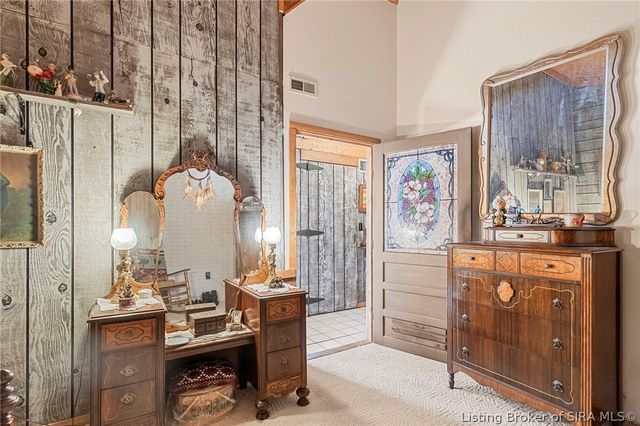 5721 W Oak Hill Road, Scottsburg, IN 47170