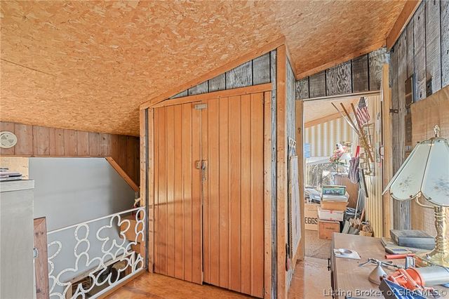 5721 W Oak Hill Road, Scottsburg, IN 47170