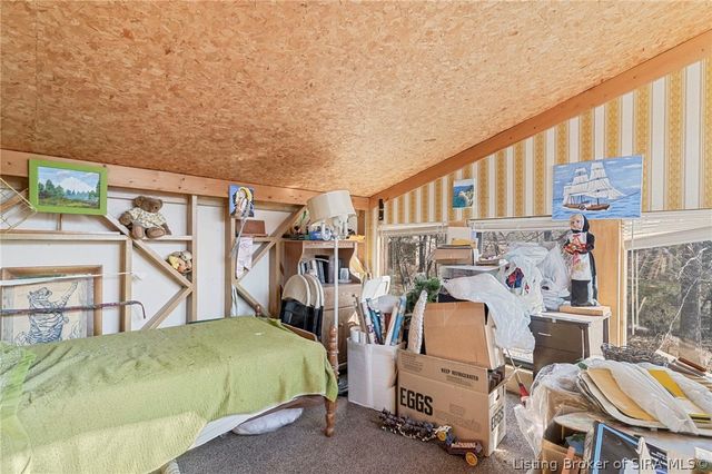 5721 W Oak Hill Road, Scottsburg, IN 47170