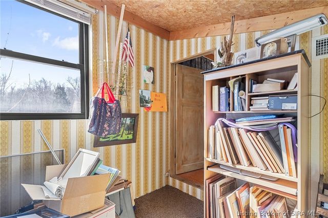 5721 W Oak Hill Road, Scottsburg, IN 47170