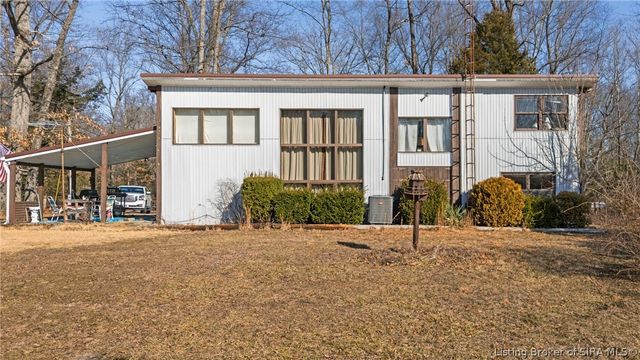 5721 W Oak Hill Road, Scottsburg, IN 47170