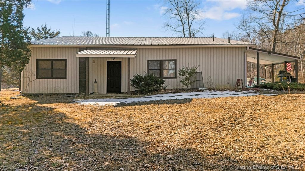 5721 W Oak Hill Road, Scottsburg, IN 47170