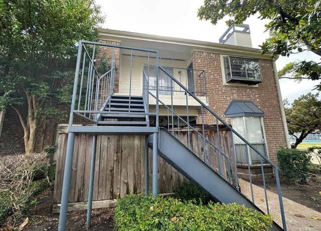 3900 Woodchase Drive 144, Houston, TX 77042