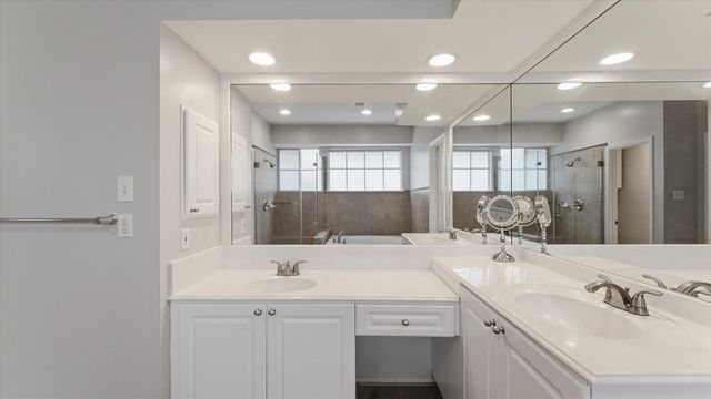 34 Candle Pine Place, The Woodlands, TX 77381