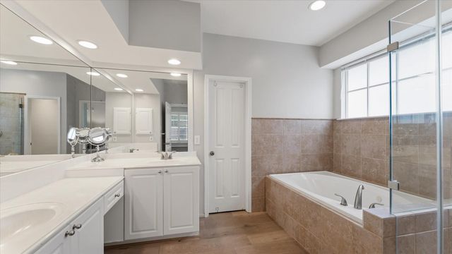 34 Candle Pine Place, The Woodlands, TX 77381