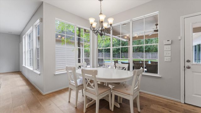 34 Candle Pine Place, The Woodlands, TX 77381