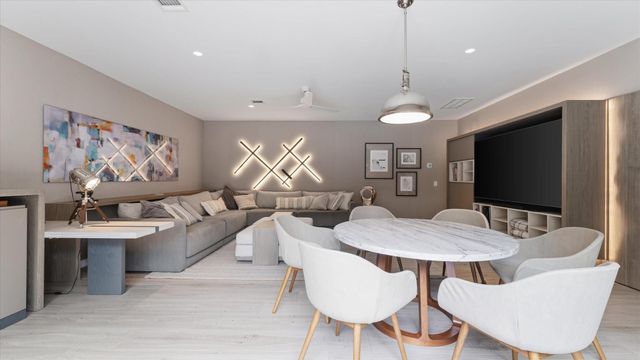 34 Candle Pine Place, The Woodlands, TX 77381
