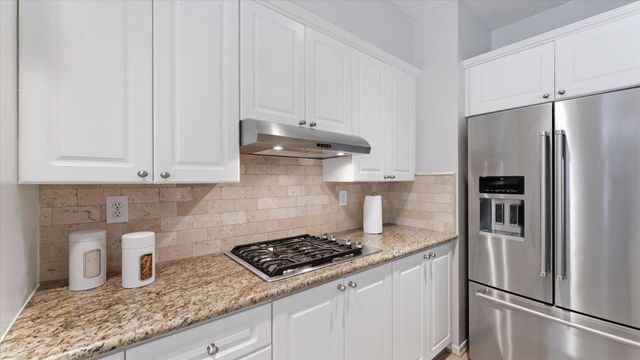 34 Candle Pine Place, The Woodlands, TX 77381