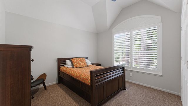 34 Candle Pine Place, The Woodlands, TX 77381