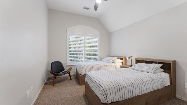34 Candle Pine Place, The Woodlands, TX 77381