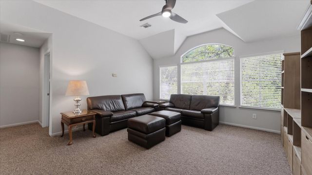 34 Candle Pine Place, The Woodlands, TX 77381
