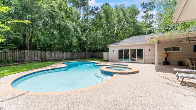 34 Candle Pine Place, The Woodlands, TX 77381