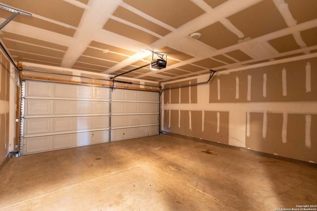 2918 LINDENWOOD RUN, San Antonio, TX 78245