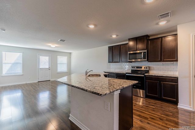 2918 LINDENWOOD RUN, San Antonio, TX 78245