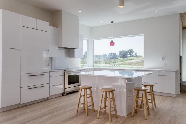 4043 Serenbe Street, Middleton, WI 53562