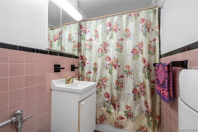 84-25 118th Street 3D, Kew Gardens, NY 11415