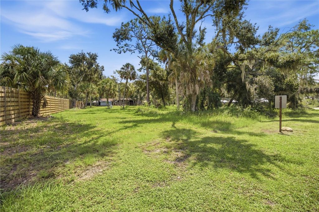 Image 10 of property listing at 1179 MILL CREEK ROAD, Bradenton, FL 34212