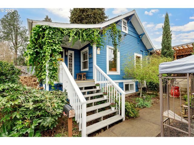 160 W EXETER St, Gladstone, OR 97027