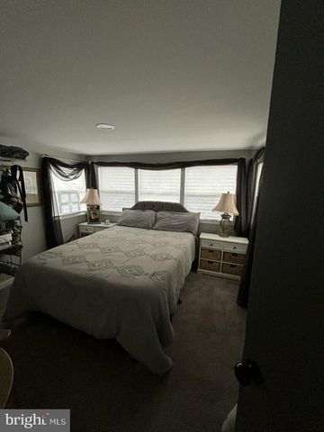 204 KENTUCKY AVE, Williamstown, NJ 08094