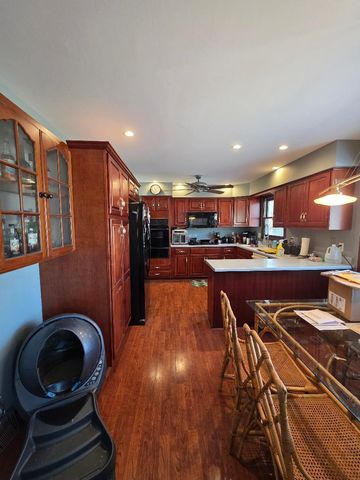 19 Pasadena Drive, Oswego, IL 60543