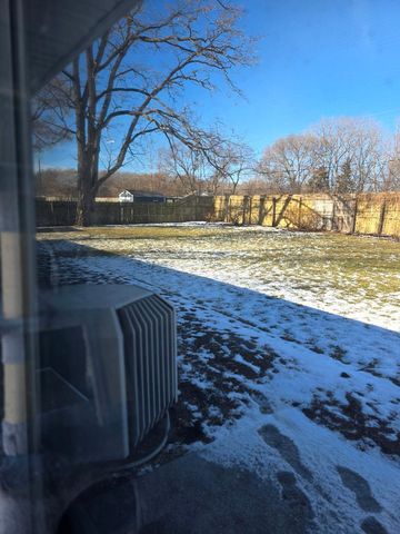 19 Pasadena Drive, Oswego, IL 60543