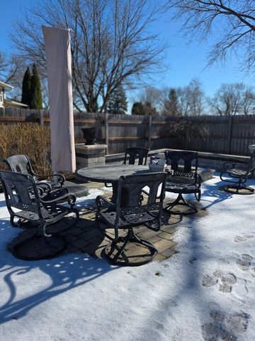 19 Pasadena Drive, Oswego, IL 60543