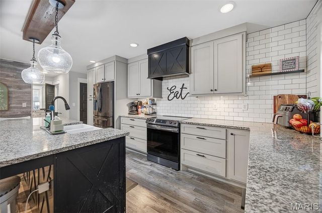 22675 Reporter Road, Waynesville, MO 65583