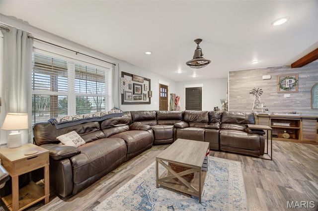 22675 Reporter Road, Waynesville, MO 65583