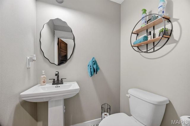 22675 Reporter Road, Waynesville, MO 65583