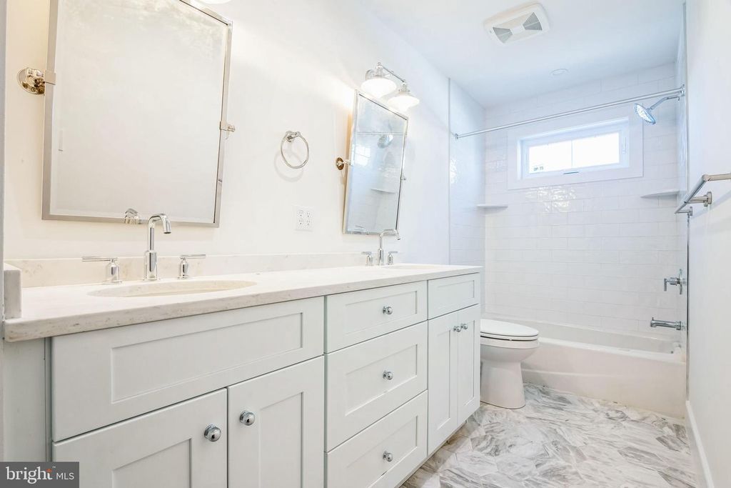 22 ROOSEVELT BLVD, Ocean City, NJ 08226