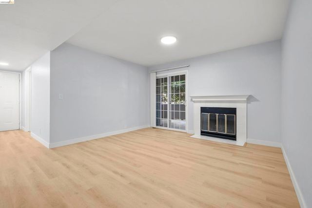 580 Canyon Oaks D, Oakland, CA 94605