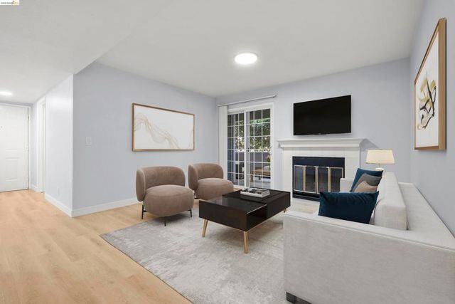 580 Canyon Oaks D, Oakland, CA 94605