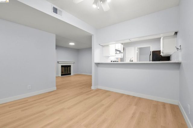 580 Canyon Oaks D, Oakland, CA 94605