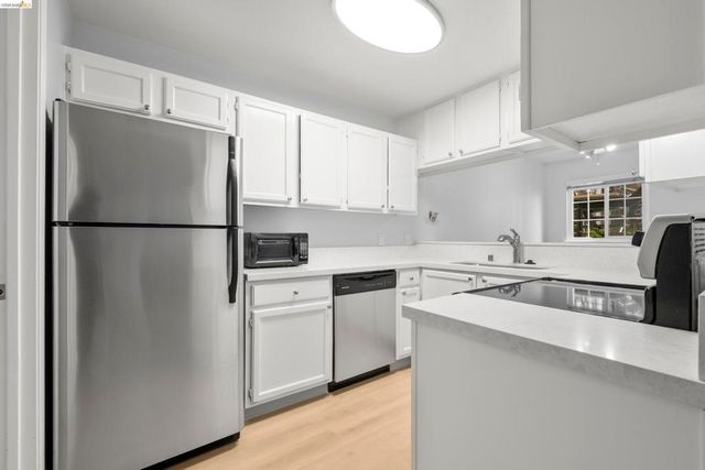 580 Canyon Oaks D, Oakland, CA 94605