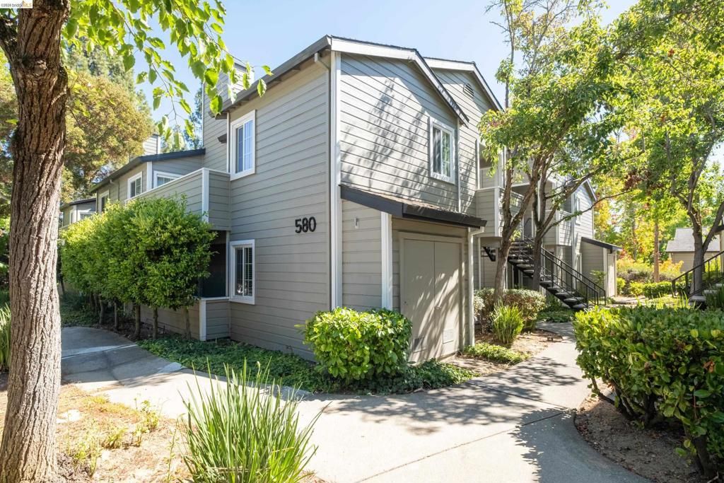 580 Canyon Oaks D, Oakland, CA 94605