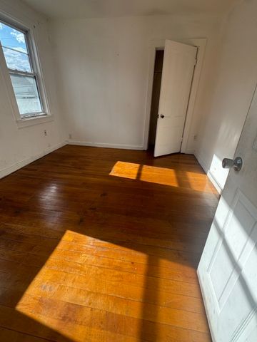 140 Clifton Ave, Brockton, MA 02301
