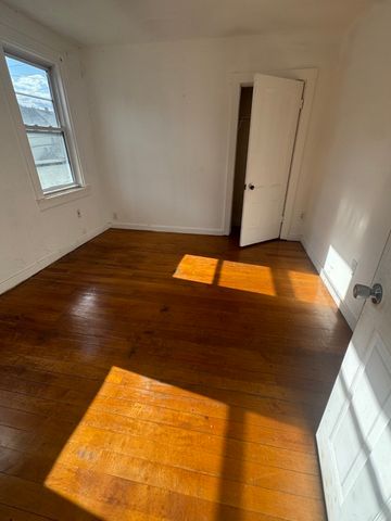 140 Clifton Ave, Brockton, MA 02301