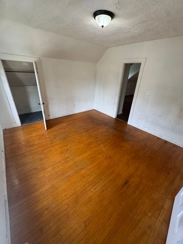 140 Clifton Ave, Brockton, MA 02301