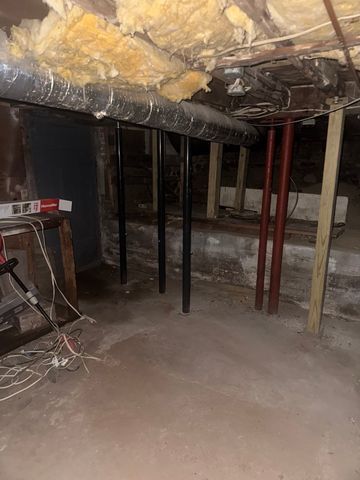 140 Clifton Ave, Brockton, MA 02301