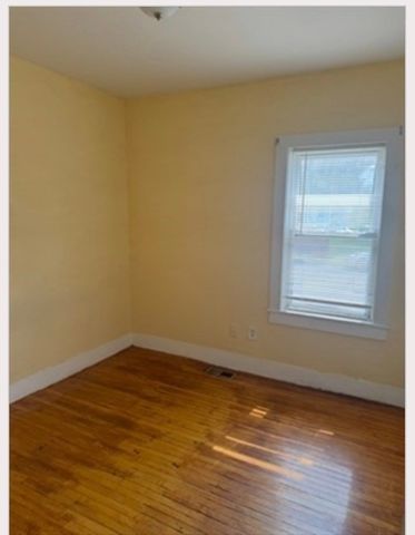 140 Clifton Ave, Brockton, MA 02301