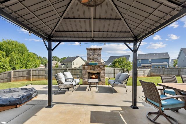 305 Drizzle Court, Duncan, SC 29334