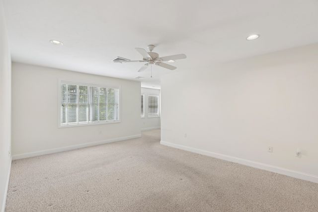 4 Sterling Hill Ln Apt 431, Exeter, NH 03833