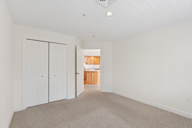 4 Sterling Hill Ln Apt 431, Exeter, NH 03833