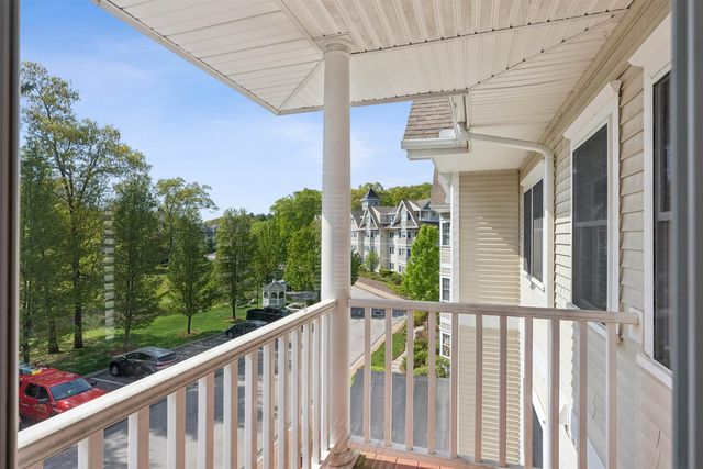 4 Sterling Hill Ln Apt 431, Exeter, NH 03833