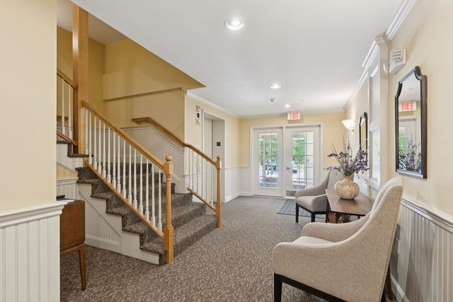 4 Sterling Hill Ln Apt 431, Exeter, NH 03833